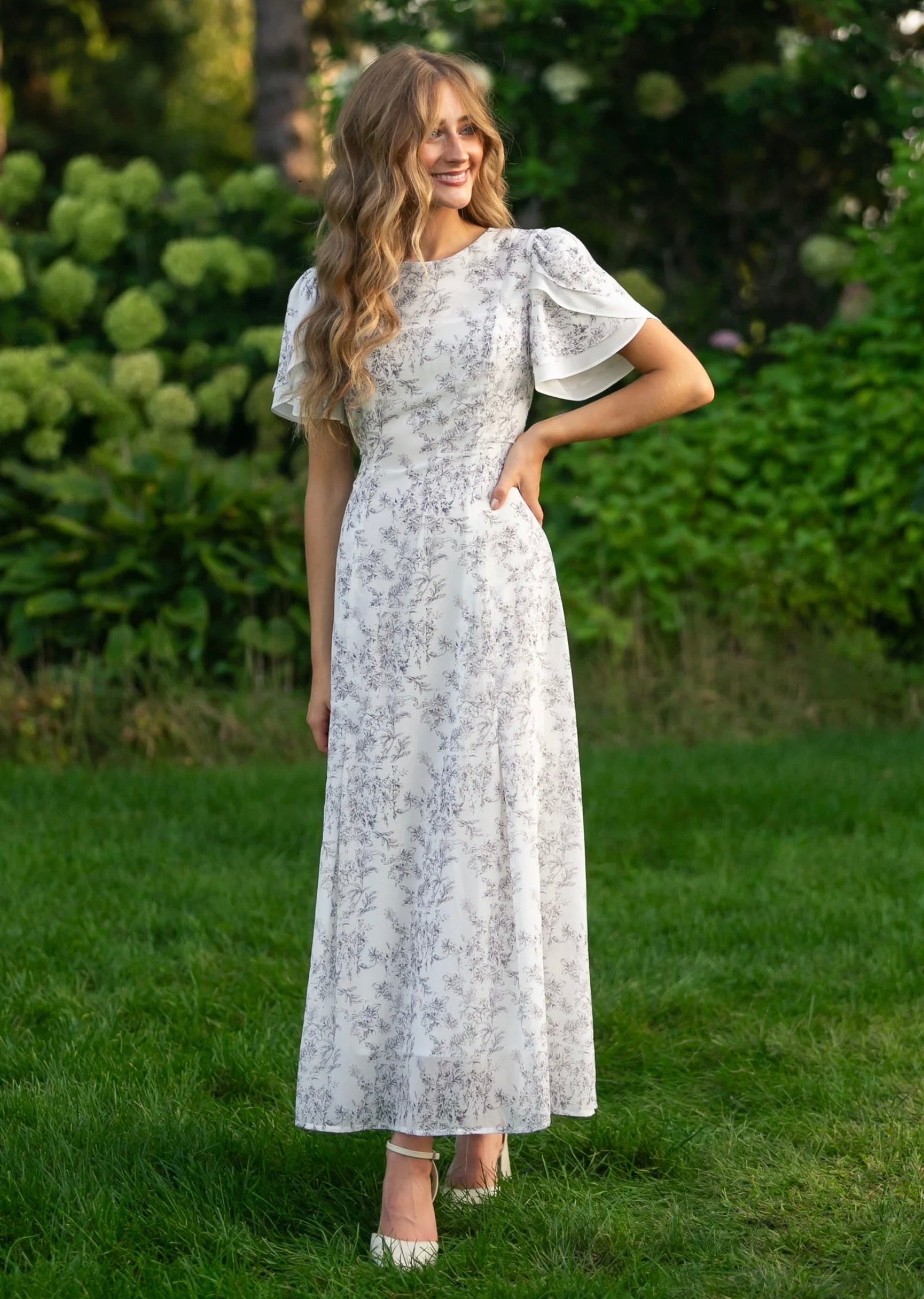 maren embroidered maxi dress NEW Anthropologie Maren Embroidered Maxi Dress ~ Size 4